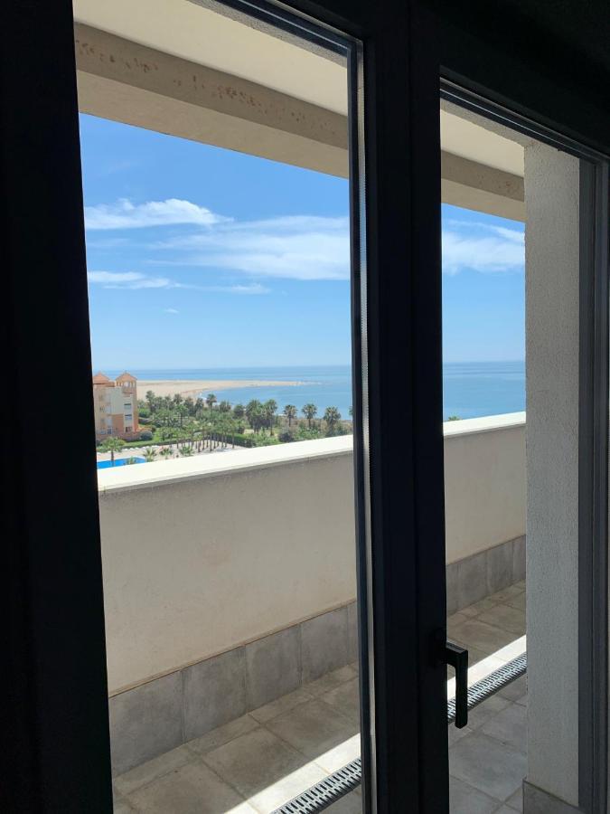 Penthouse With Wide Terrace Next To The Ocean Lägenhet Huelva Exteriör bild