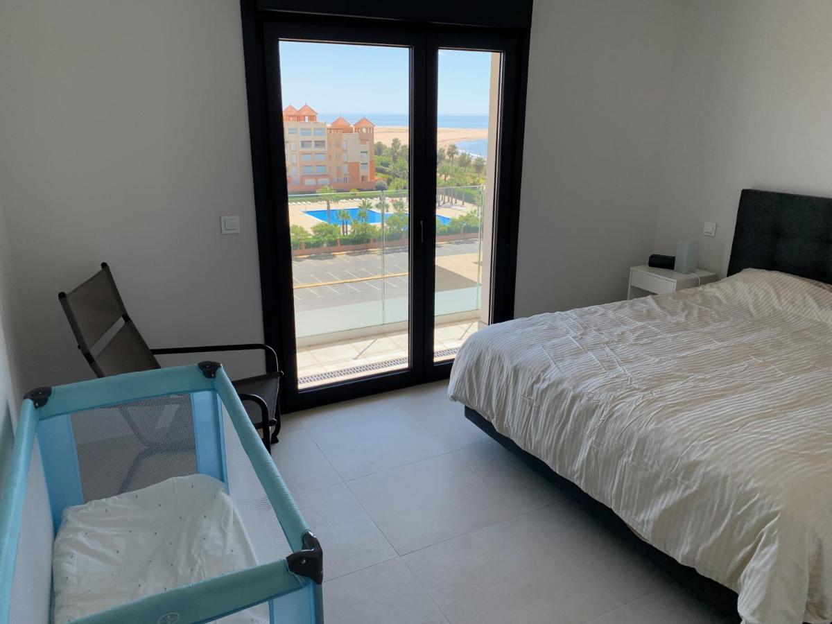 Penthouse With Wide Terrace Next To The Ocean Lägenhet Huelva Exteriör bild